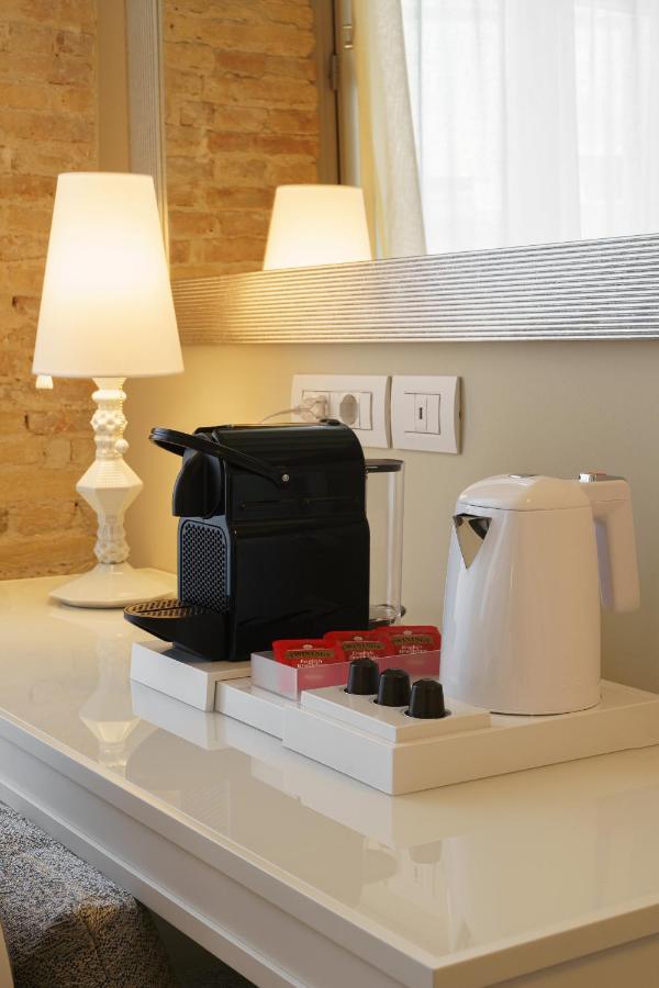 Boutique Hotel Carlo Felice カリアリ エクステリア 写真